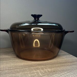 PYREX Glass Cookware with Lid - Brown